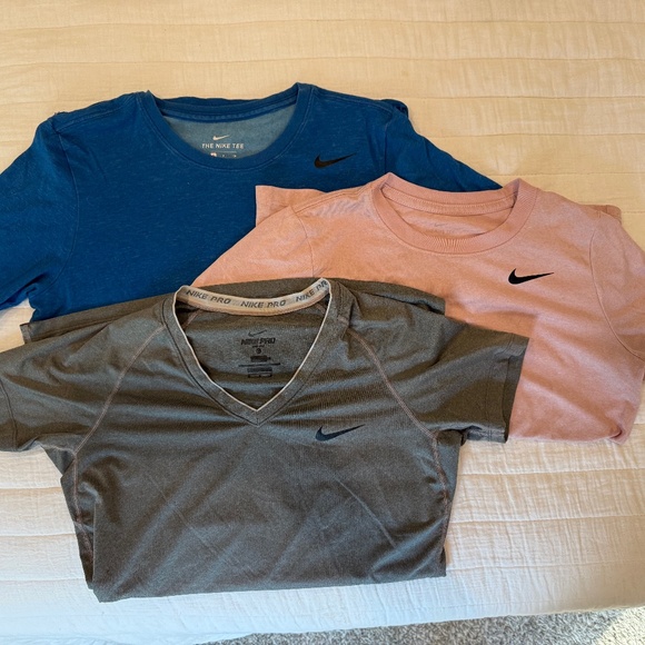 Nike Womens Shirt Lot - Picture 1 of 1